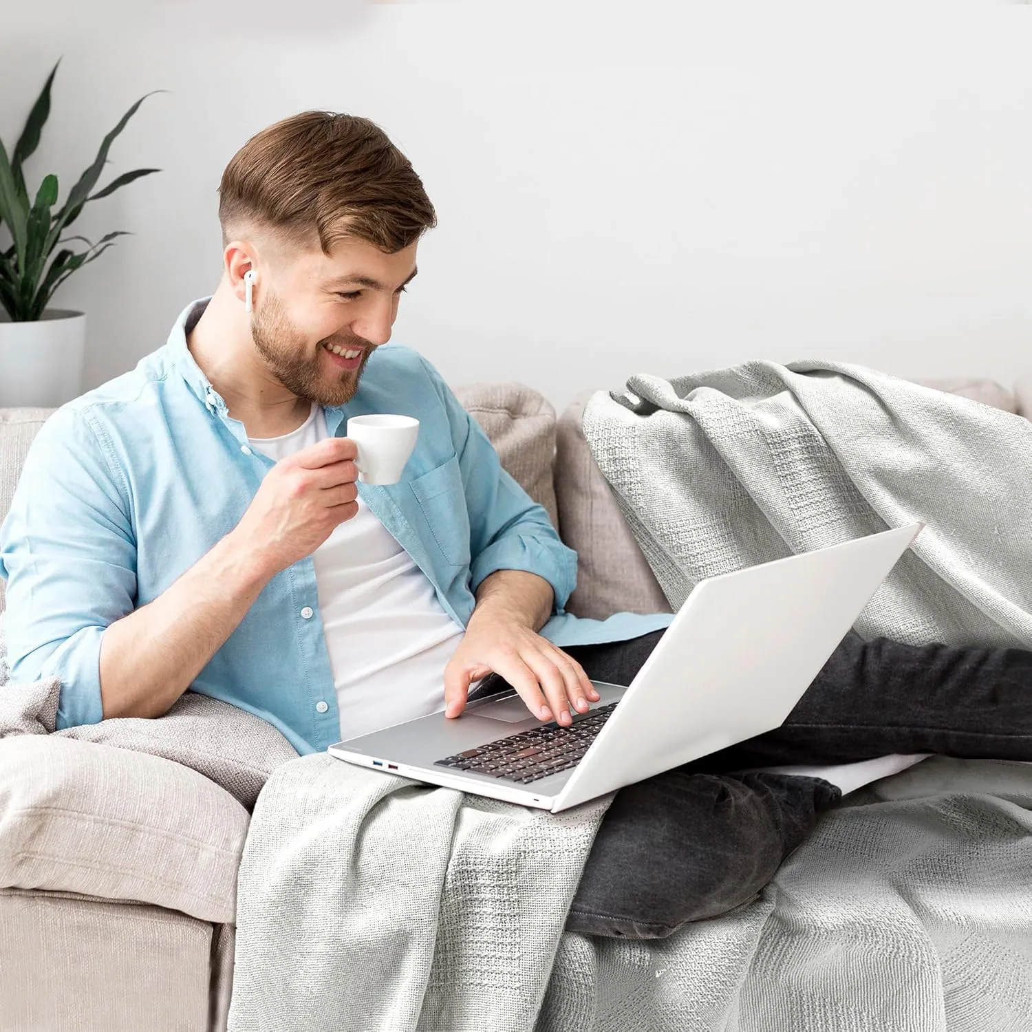 100% Cotton Blanket Twin Size 66x90 - Lightweight Breathable Waffle Weave Thermal Throw for Bed, Sofa & Couch - Soft Cozy, Durable Summer Bedding, All Season Comfort for Home, Travel & Camping, White