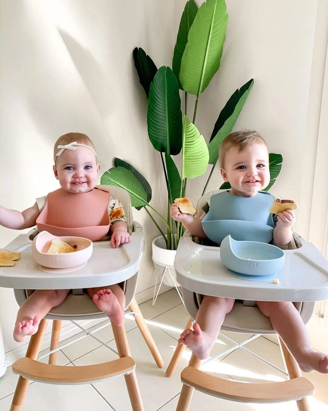 3-in-1 Convertible Wooden High Chair, High Chairs for Babies and Toddlers, Baby High Chair with Adjustable Legs & Dishwasher Safe Tray, Made of Sleek Hardwood & Premium Leatherette, Beige Color