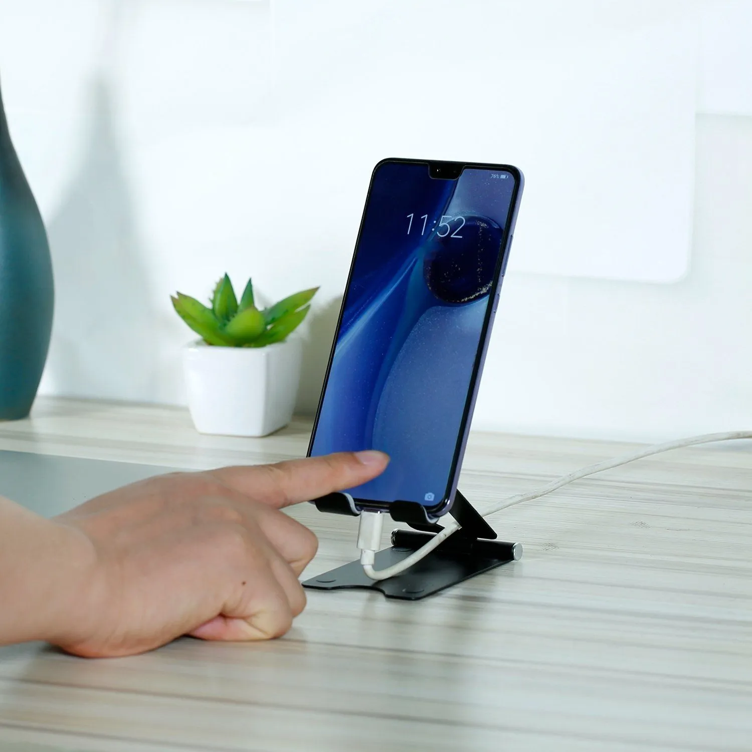 Adjustable Foldable Desktop Phone Stand