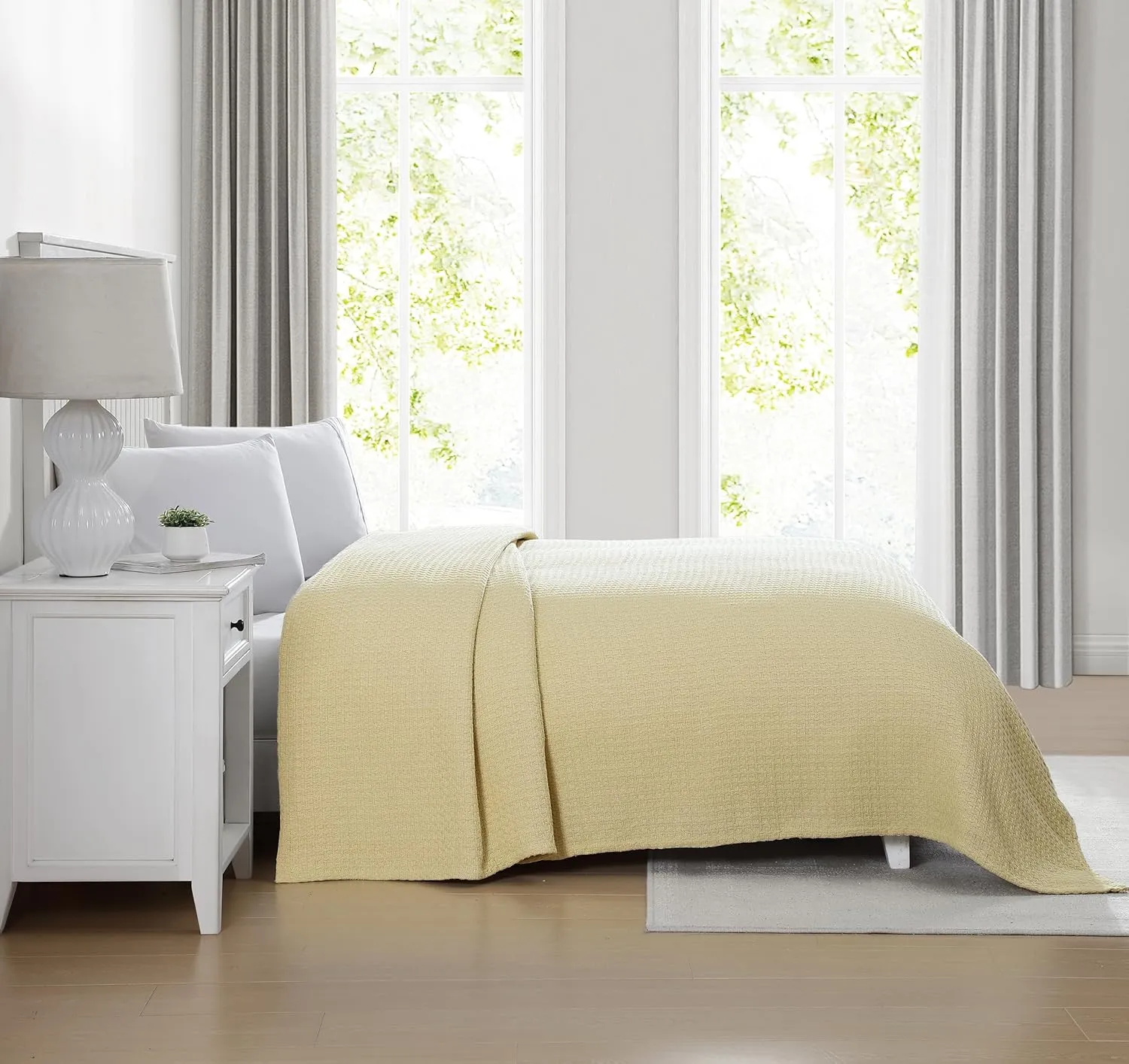 Beatrice Home Fashions Grand Hotel Lightweight All-Natural 100% Cotton Waffle Weave Blanket, Full/Queen, Lemon