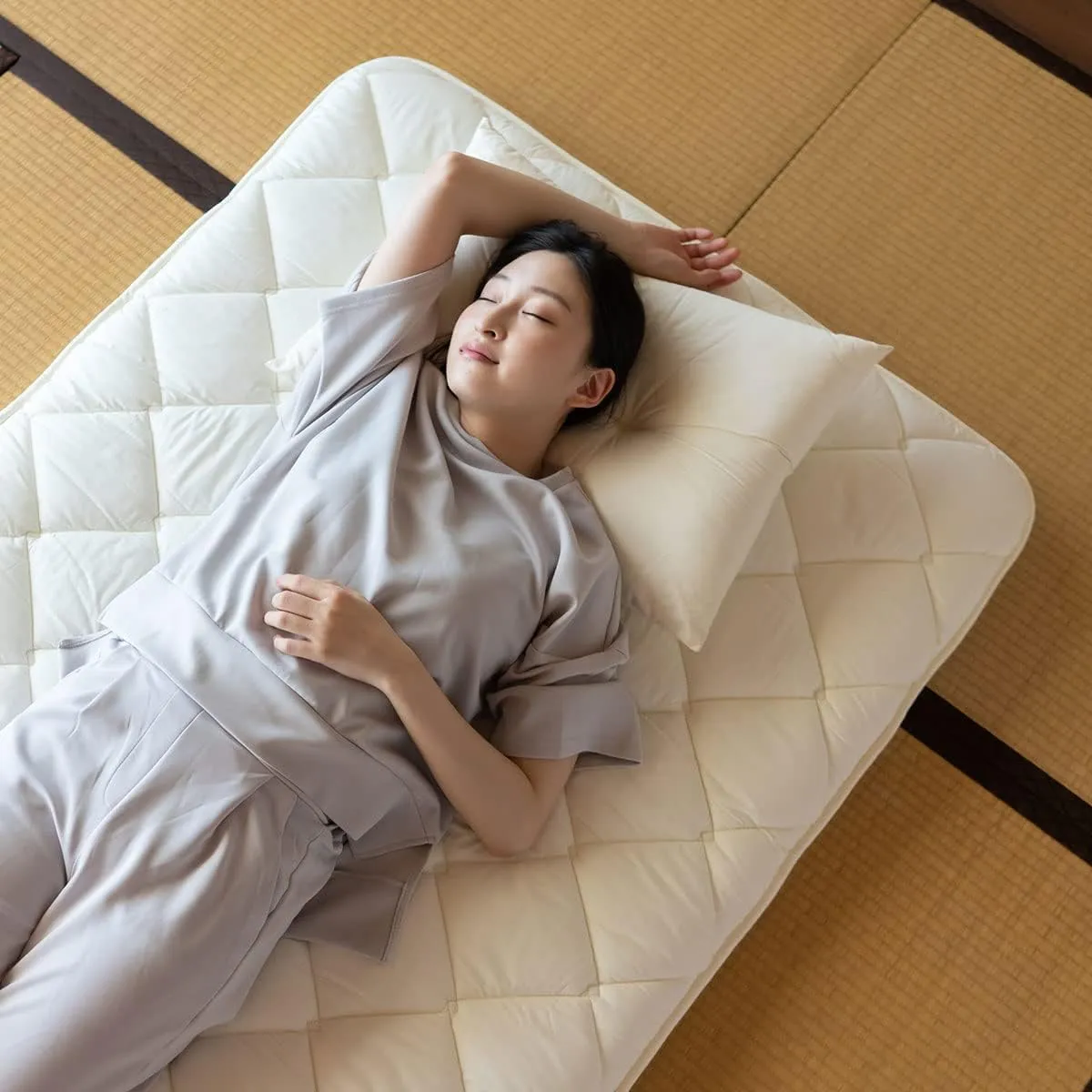 EMOOR Japanese Futon Mattress CLASSE Twin (39x79in) Made in Japan White, Foldable Floor Sleeping Bed Tatami Mat