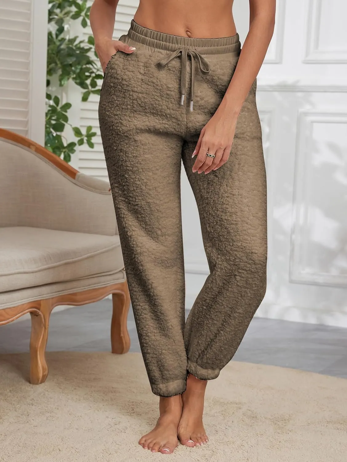 Famulily Womens Winter Sherpa Fleece Sweatpants Drawstring Waist Joggers Pants Thick Thermal Trousers with Pockets