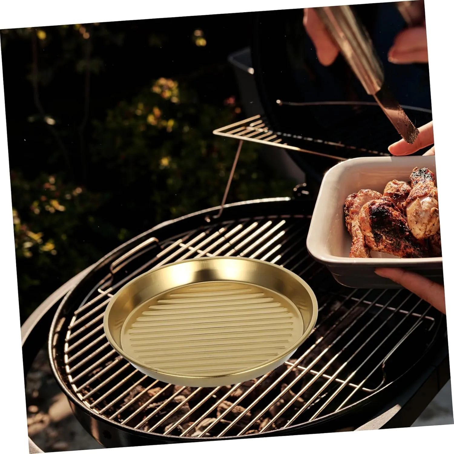 Golden Stainless Steel Round Plate Elegant Serving Platter for Bbq Seafood and Snacks User-friendly Design for Home Gatherings and Outdoor Picnics