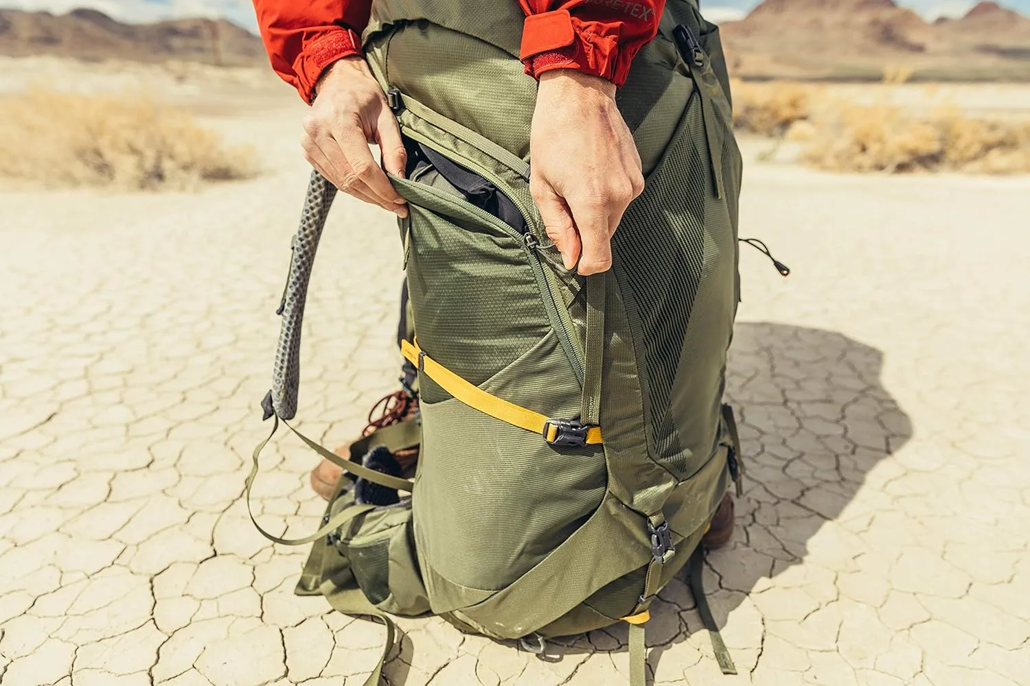 Gregory Paragon 48L Unisex Lightweight Backpacking Pack, Breathable Backpanel, Raincover Included, Water Bladder Sleeve (Reservoir not Included), Medium/Large, Burnt Olive