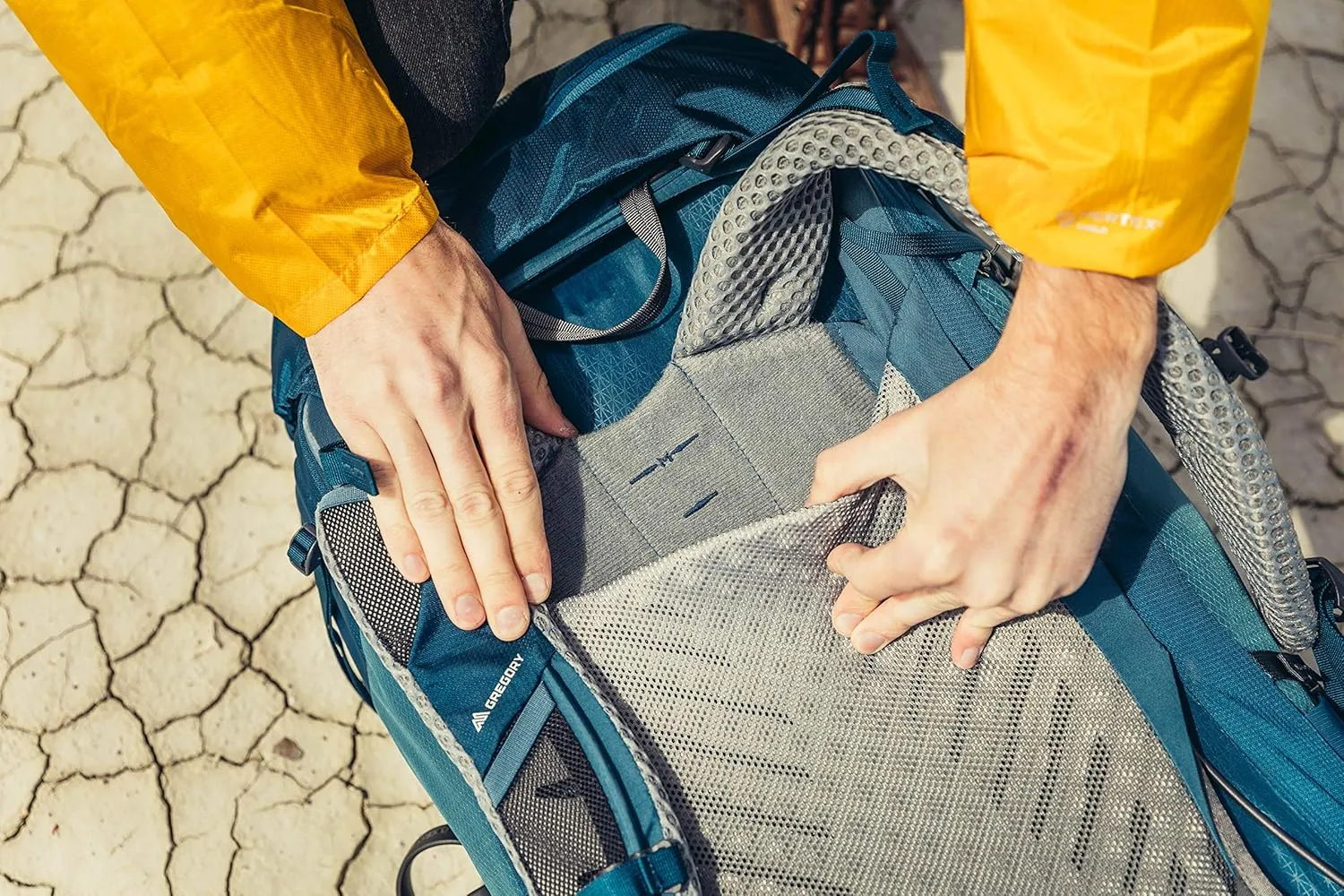 Gregory Paragon 68L Unisex Lightweight Backpacking Pack, Breathable Backpanel, Raincover Included, Water Bladder Sleeve (Reservoir not Included), Medium/Large, Ferrous Orange
