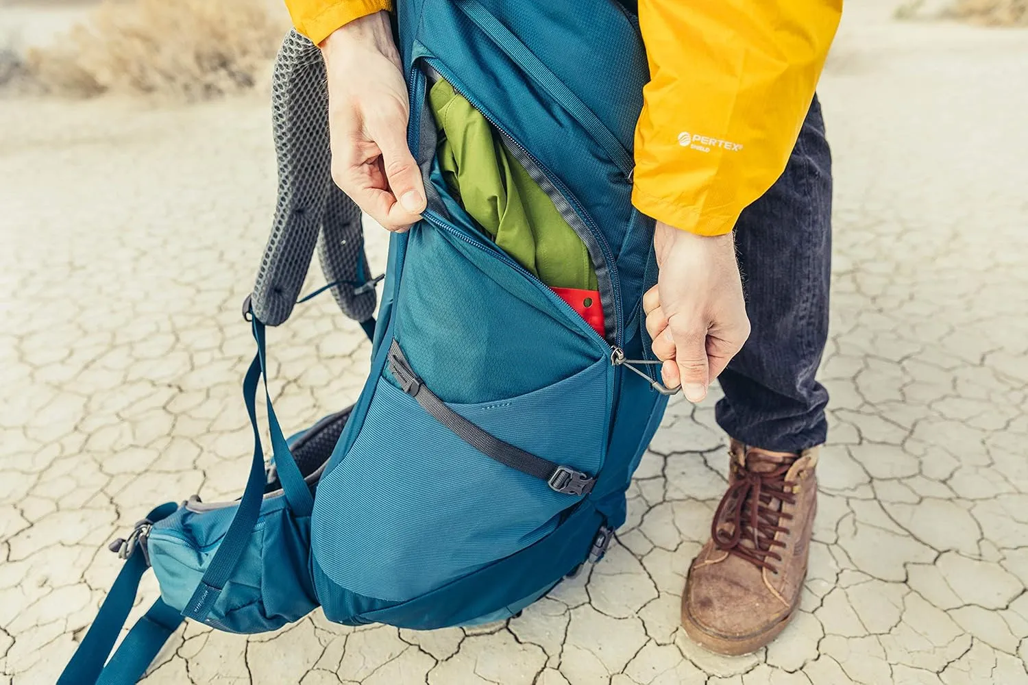Gregory Paragon 68L Unisex Lightweight Backpacking Pack, Breathable Backpanel, Raincover Included, Water Bladder Sleeve (Reservoir not Included), Medium/Large, Ferrous Orange