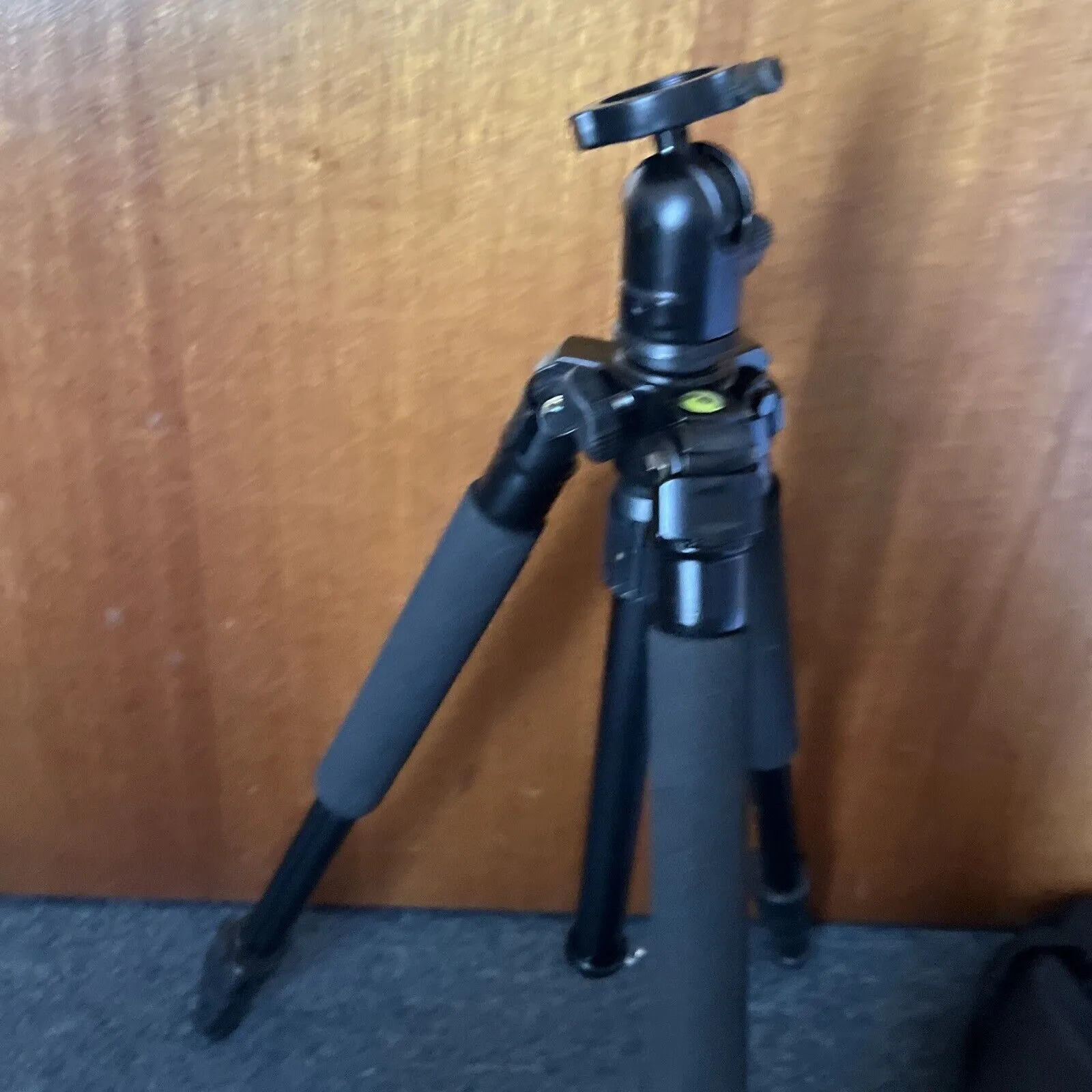 Inca Camera Tripod i3642B *Base Plate Not Included*