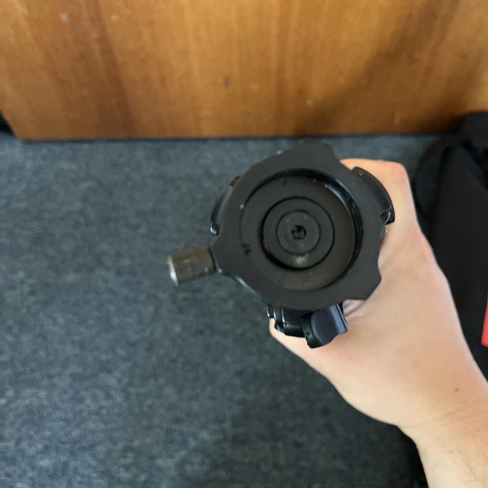 Inca Camera Tripod i3642B *Base Plate Not Included*