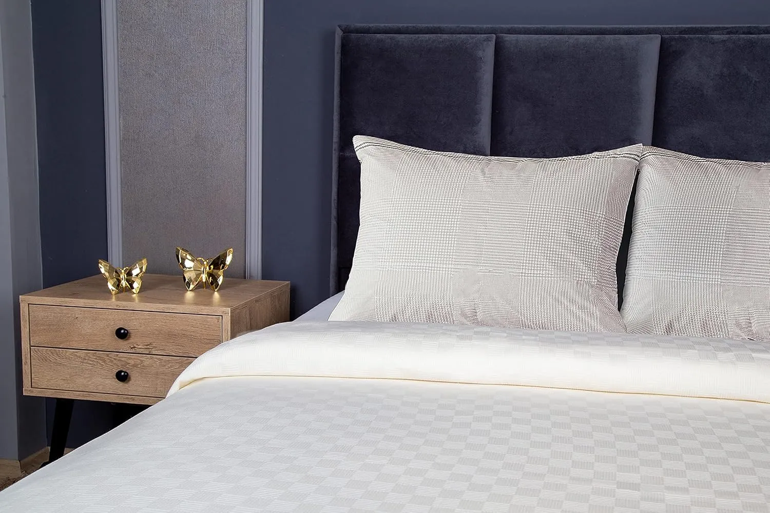MAURA All Season Cotton Decorative Thermal Bed Blankets, Classic Basket Wave Breathable, Super Soft, Cozy Blanket and Perfect for Layering Any Bed. King Large Size 108”x 90”
