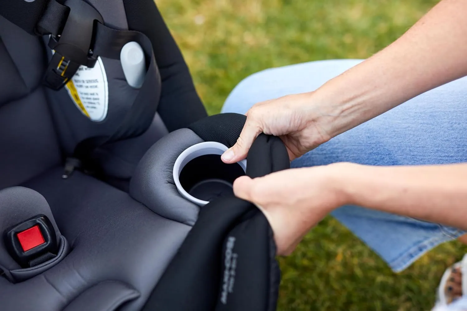 Maxi-Cosi Pria All-in-One Convertible Car Seat, Rear Facing Car Seat for Infants from 4-40 lbs, Forward Facing Car Seat up to 100 lbs in Booster Seat Mode, Rose Pink Sweater