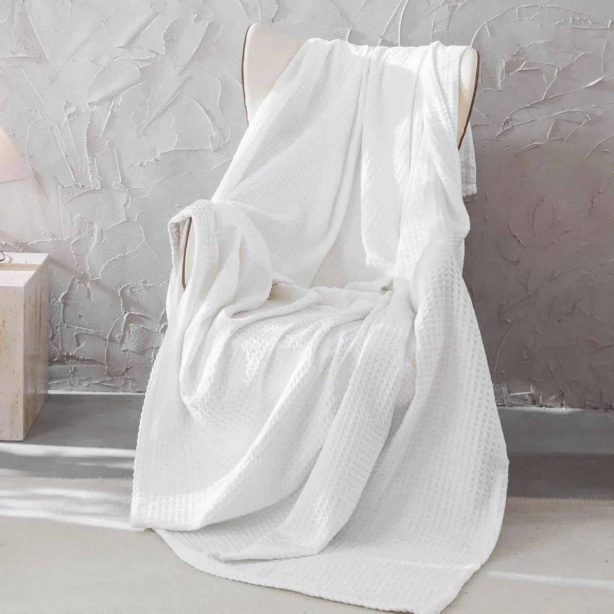meadow park Cozy Waffle Weave Chenille Thermal Bed Blanket King 104” x 92”, Party Blanket, 380gsm, All Seasons, Ivory