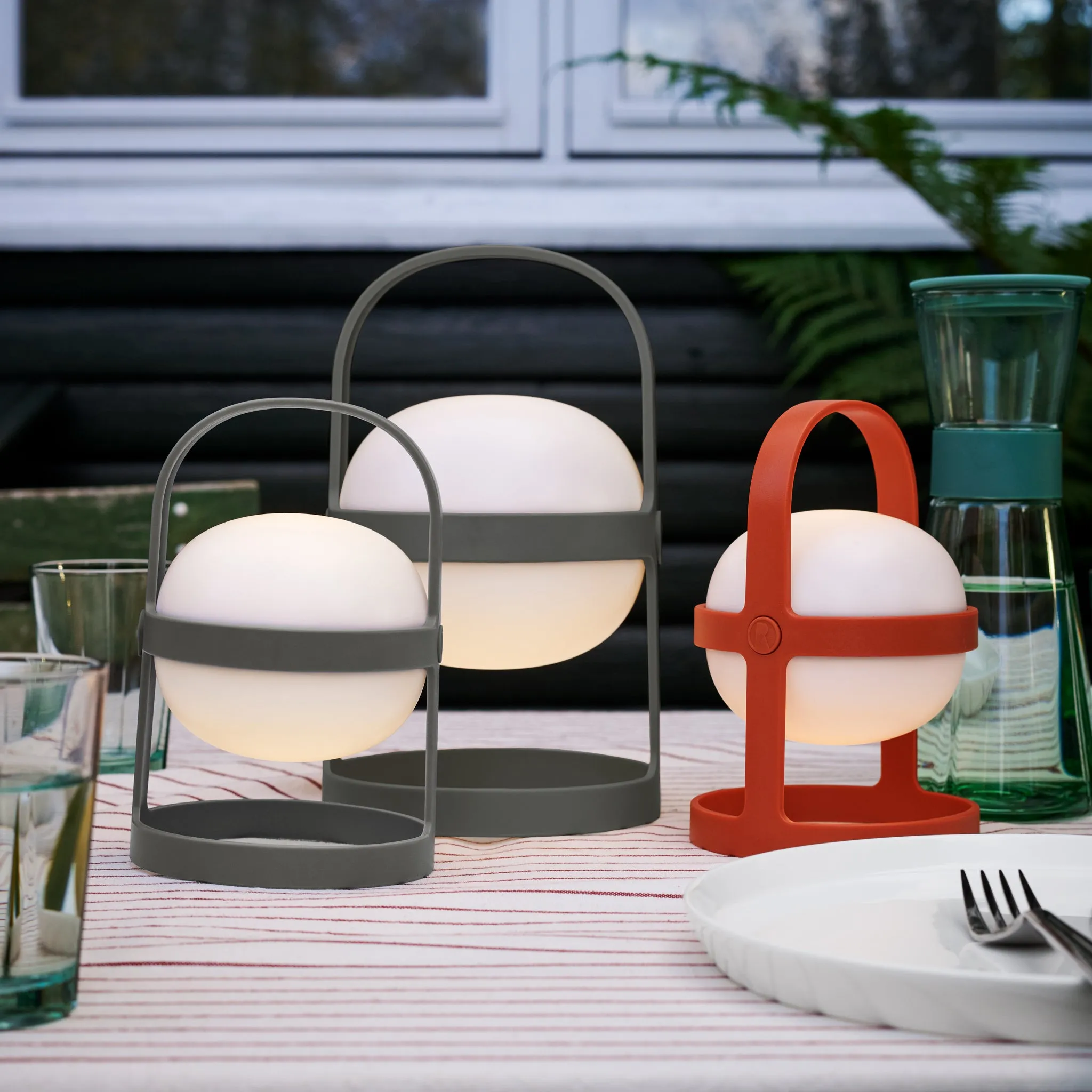 Medium Soft Spot Solar Lantern: Terracotta