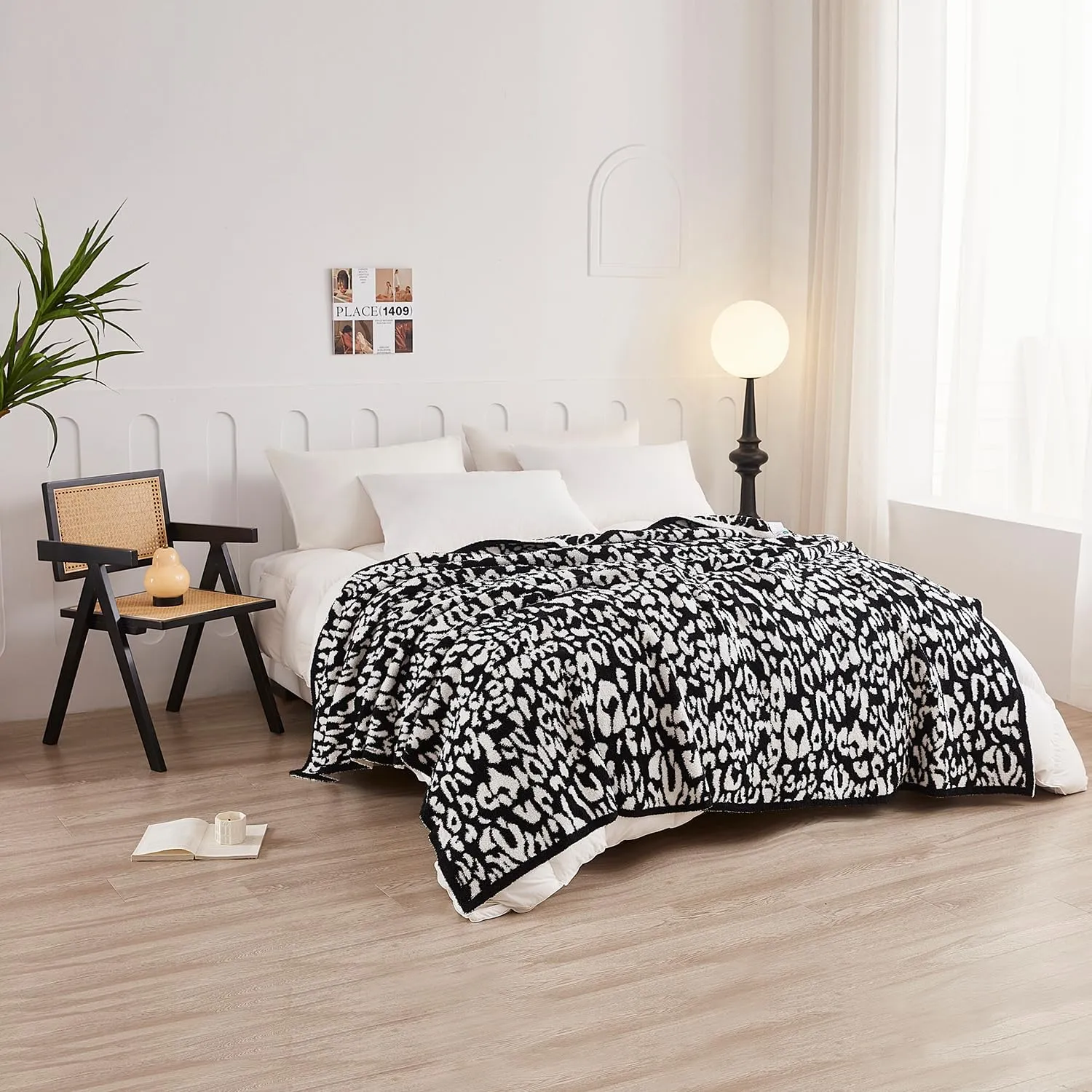 MH MYLUNE HOME Ultra Soft Leopard Throw Blanket (50x60 inches) Microfiber Blanket Plush Warm Reversible Cheetah Blanket Leopard Pattern Throw for Couch Bed Sofa - Black and White, 50"x60"