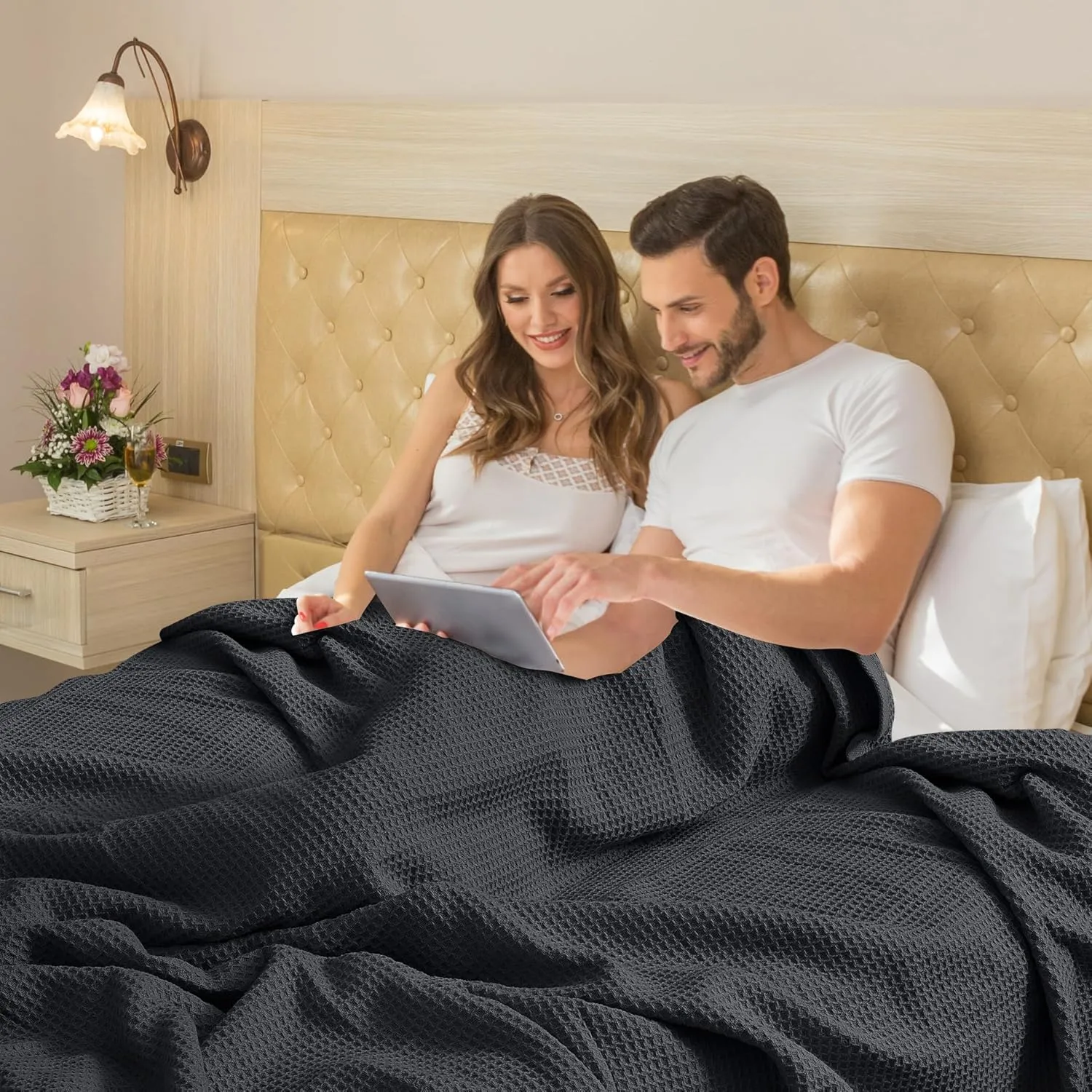 NesteriaHome 100% Cotton Blanket Waffle Weave Grey 405 GSM 90x90 Inches Soft Thermal Blanket Queen Size Lightweight, Breathable & Durable All Season Throw Blanket for Bed, Couches and Living Room