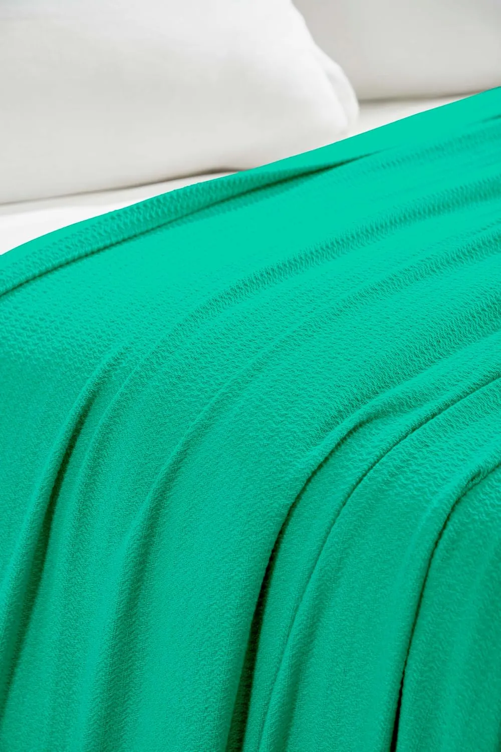Superior Waffle Weave Cotton Blanket, for Picnic, Beach, Traveling or Camping, Comfy Blanket, Bedroom Decor, Essentials, Cover for Bed, Couch, Lounging, Honeycomb Knit, Twin, Gumdrop Green