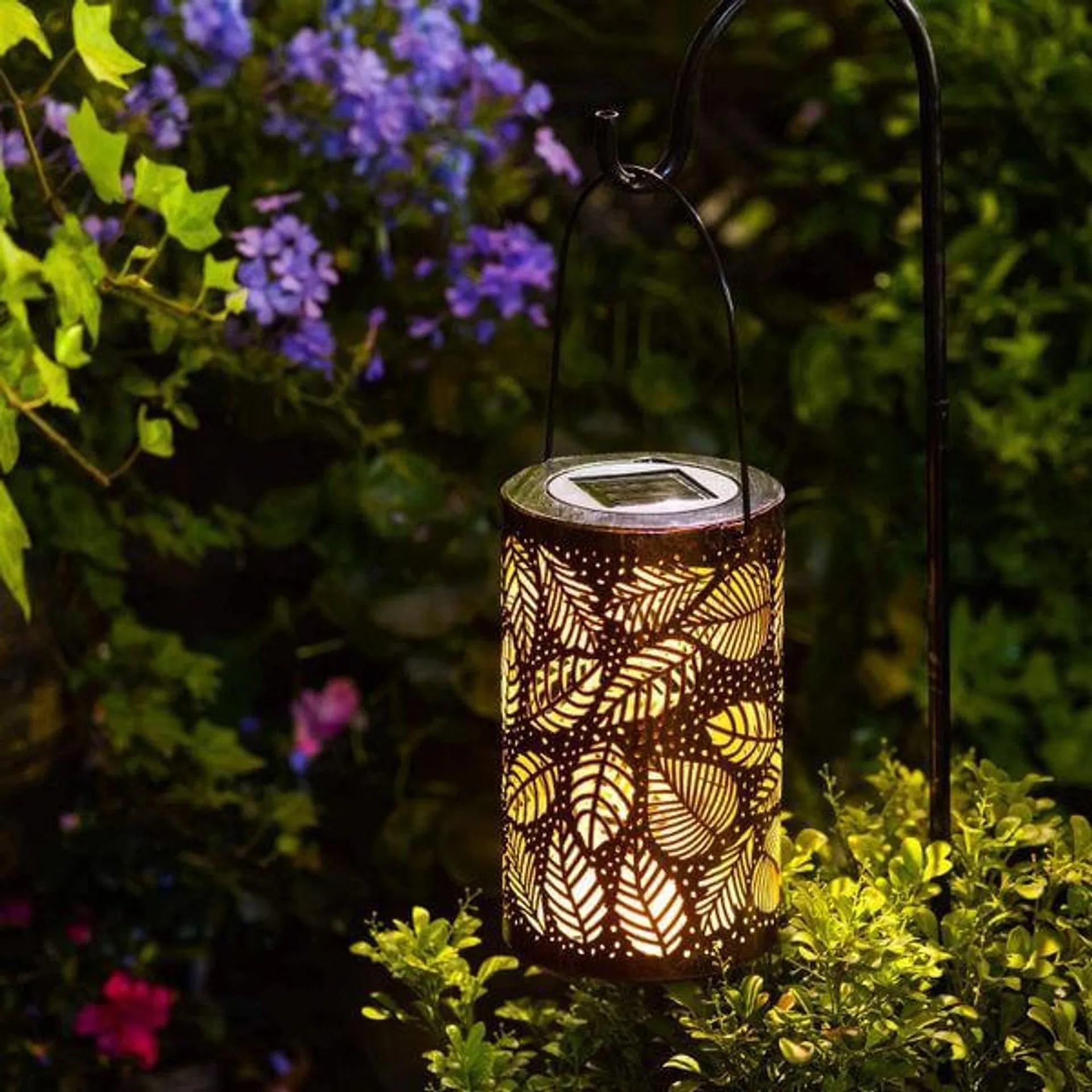 TAAVITA LANTERN - Illuminated Leaf Garden Lantern for Romantic Lighting